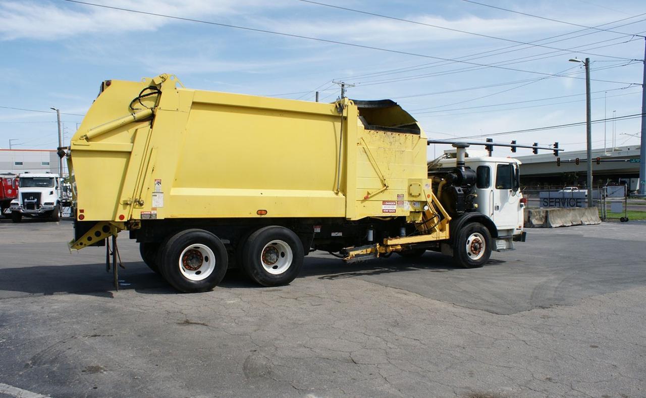 2016 Autocar ACX64 28-31 yard Heil Side Loader Garbage Truck