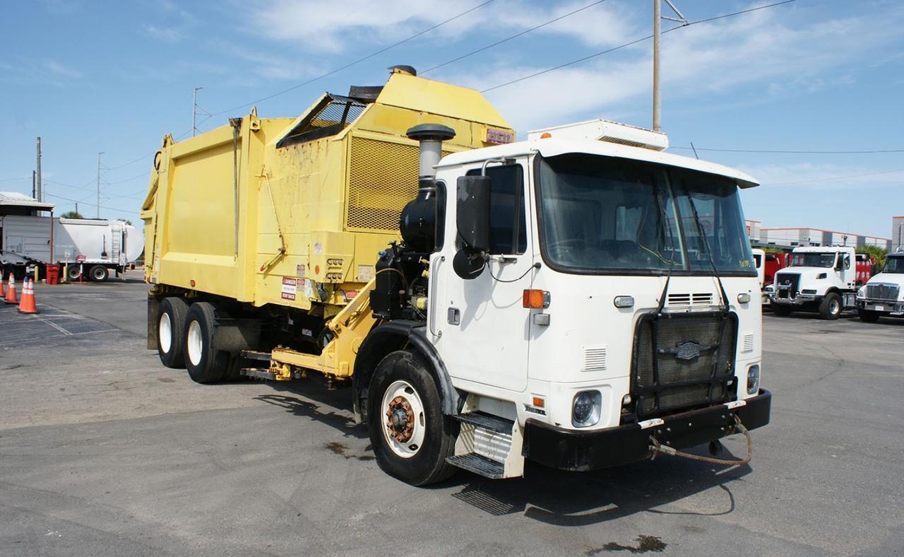2016 Autocar ACX64 28-31 yard Heil Side Loader Garbage Truck