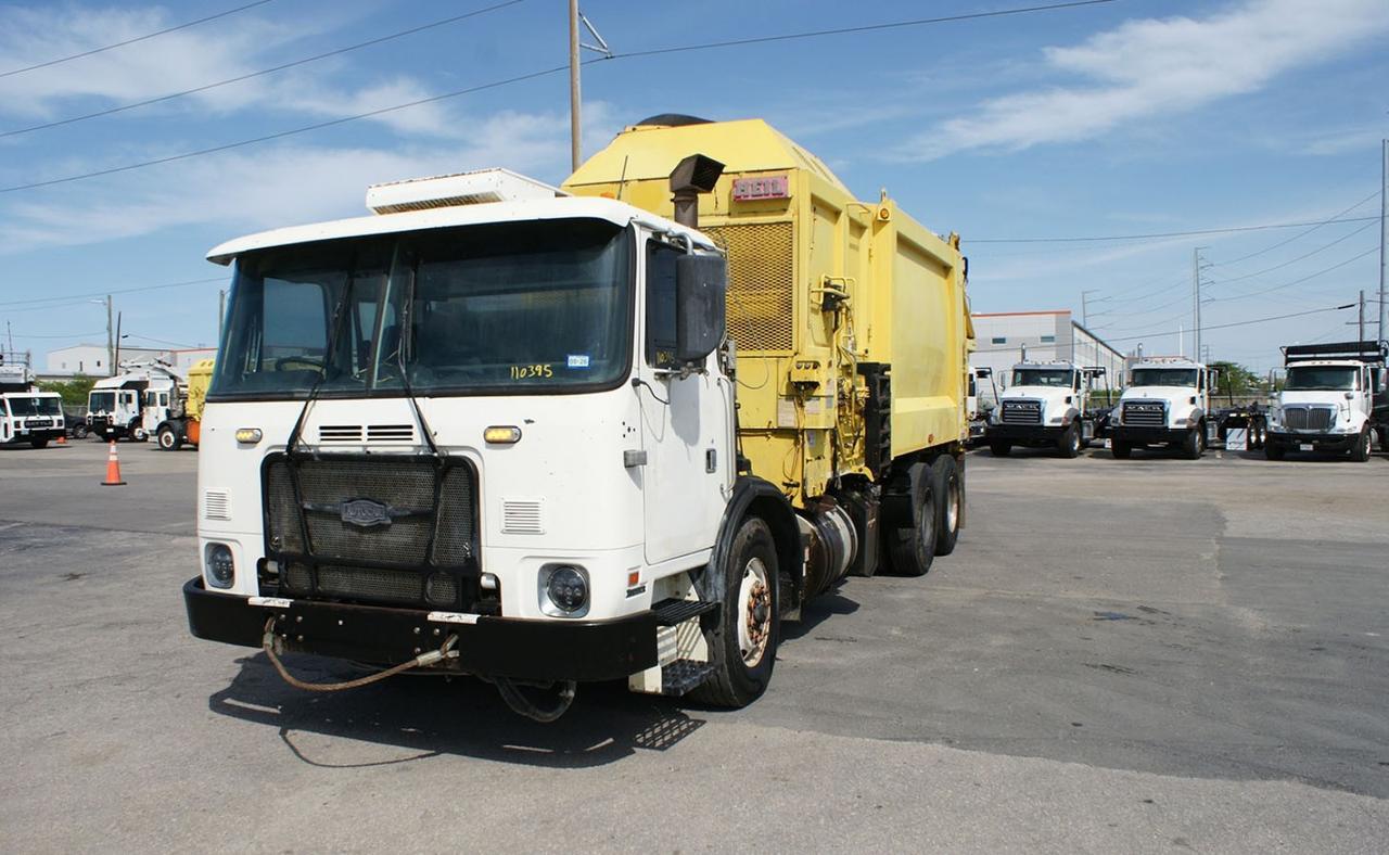2016 Autocar ACX64 28-31 yard Heil Side Loader Garbage Truck Tampa FL