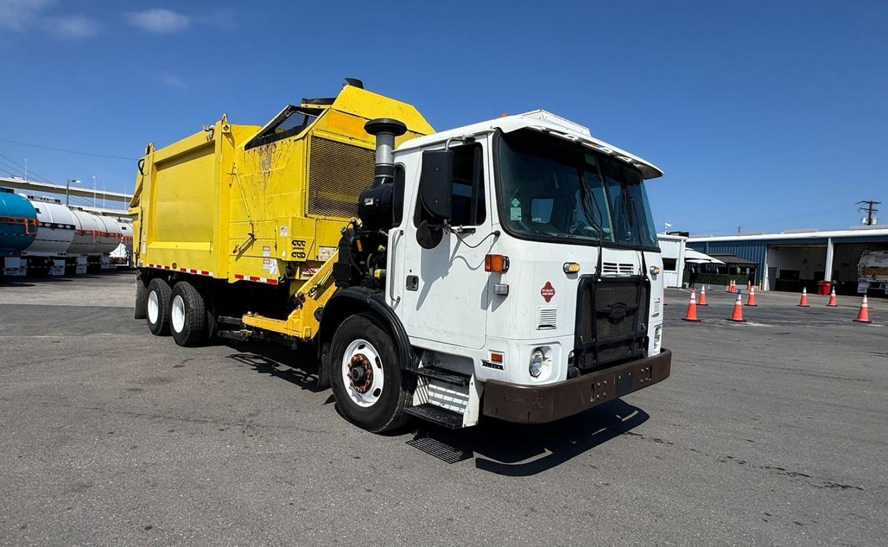 2016 Autocar ACX64 28 yard Heil Side Loader Garbage Truck Tampa FL