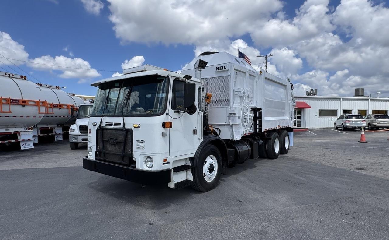 2016 Autocar ACX64 28 yard Heil Side Loader Garbage Truck Tampa FL