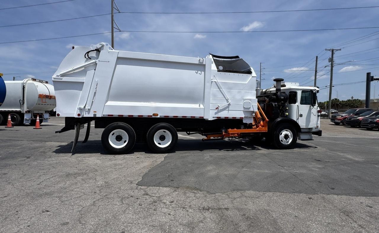2016 Autocar ACX64 28 yard Heil Side Loader Garbage Truck
