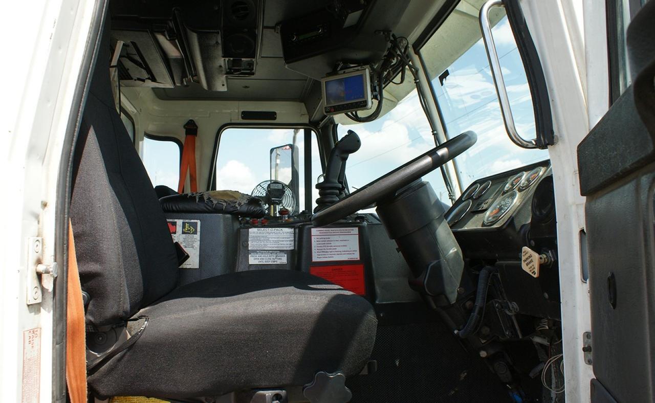 2016 Autocar ACX64 28 yard Heil Side Loader Garbage Truck Tampa FL