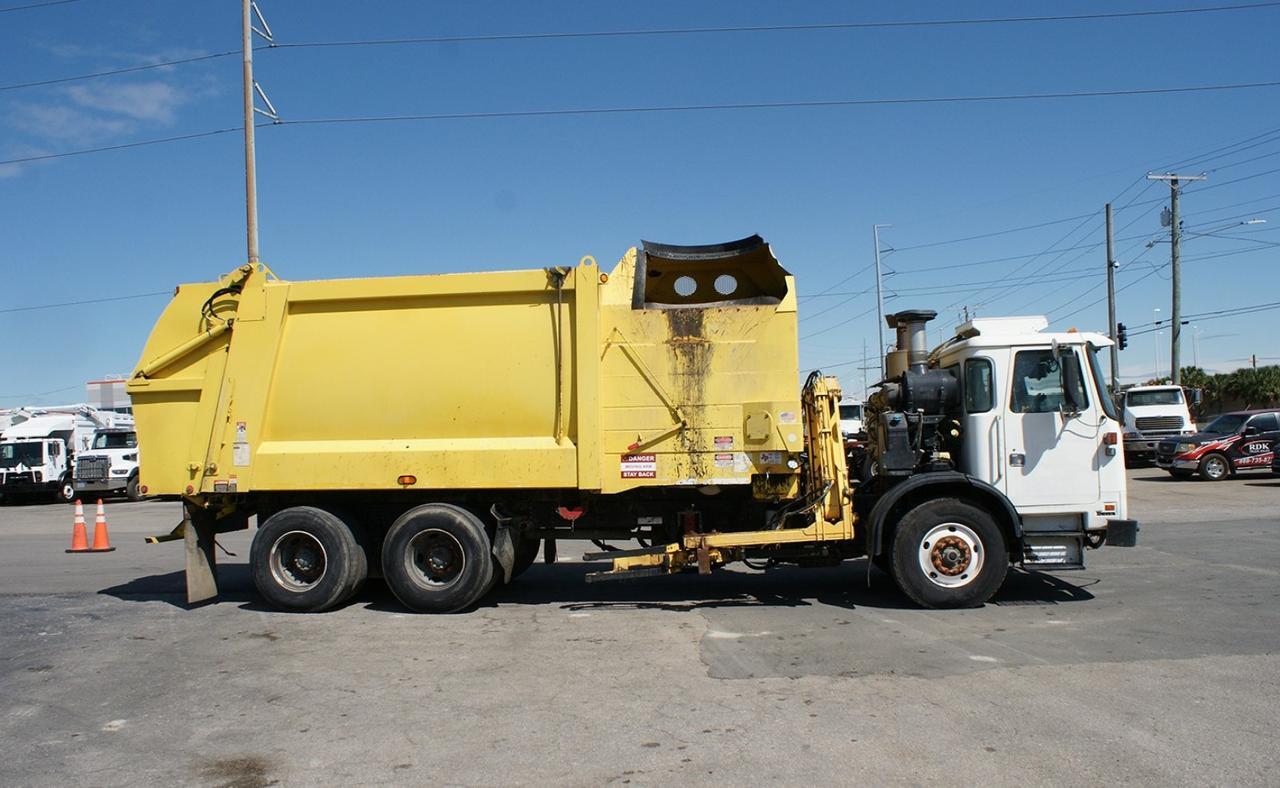 2016 Autocar ACX64 28 yard Heil Side Loader Garbage Truck Tampa FL