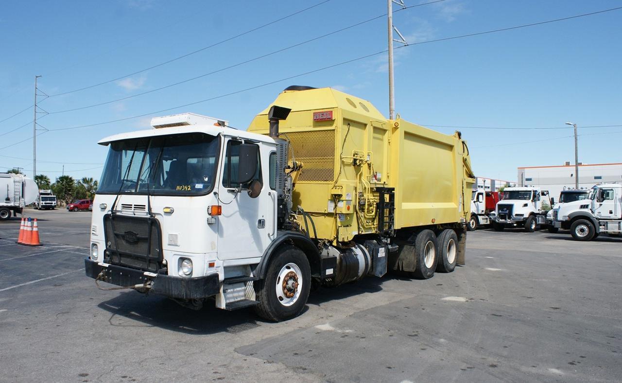 2016 Autocar ACX64 28 yard Heil Side Loader Garbage Truck