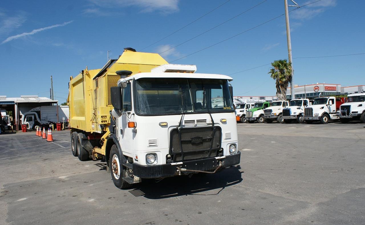 2016 Autocar ACX64 28 yard Heil Side Loader Garbage Truck