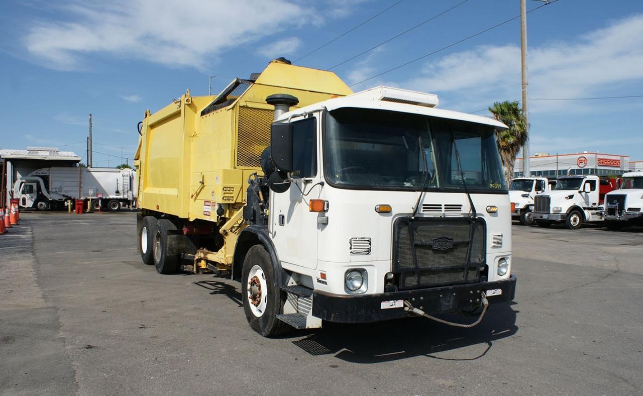 2016 Autocar ACX64 28 yard Heil Side Loader Garbage Truck