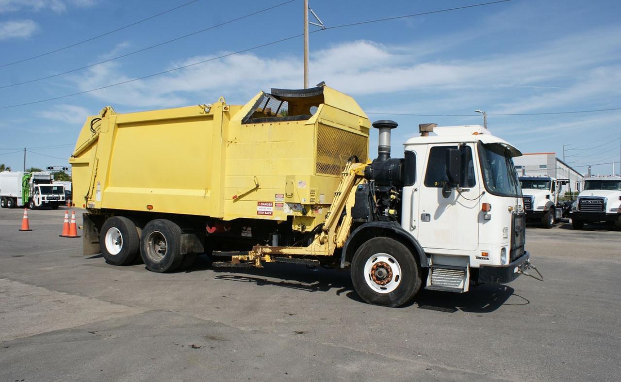 2016 Autocar ACX64 28 yard Heil Side Loader Garbage Truck Tampa FL