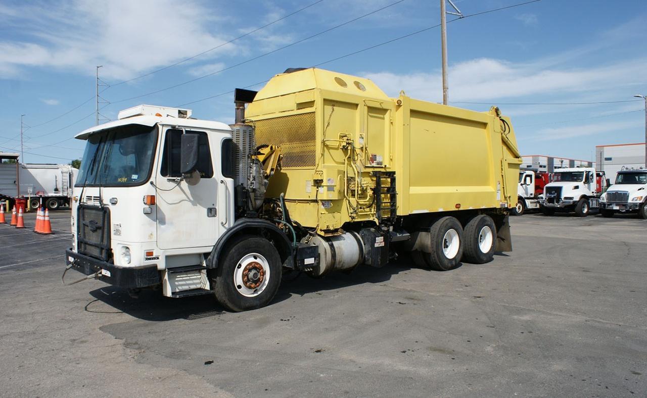 2016 Autocar ACX64 28 yard Heil Side Loader Garbage Truck