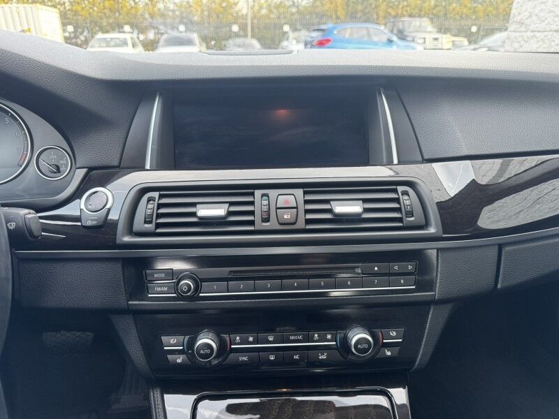 2016 BMW 5 Series 528i xDrive Willow Grove PA