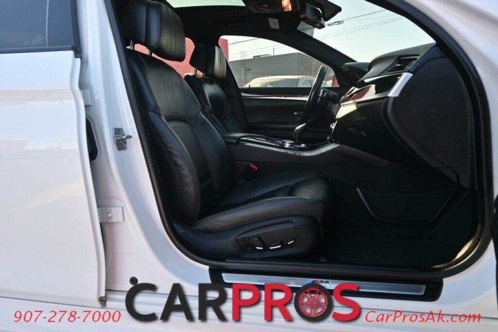 2016 BMW 550i xDrive AWD - M Sport - 4.4L V8 - Cold Weather & Sport Pkg - Front & Rear Heated Seats - Heated Steering Wheel - Navigation - Bluetooth - Harman/Kardon Speakers - Backup Camera - Sunroof - Soft Close Doors Anchorage AK