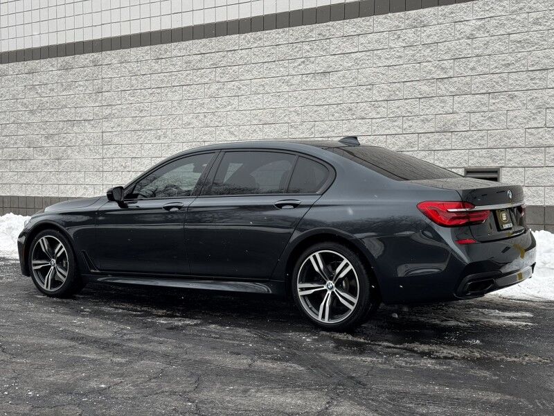 2016 BMW 750i 750i
