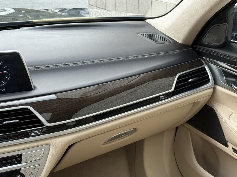 2016 BMW 750i xDrive Willow Grove PA 2016 BMW 750i xDrive Willow Grove PA