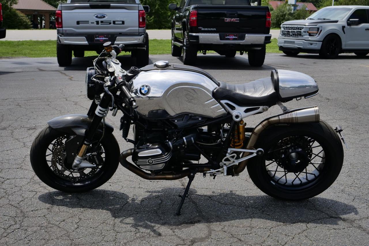 2016 BMW R nineT / Custom / Ohlins / Carbon Fiber Accents! Lincolnton NC
