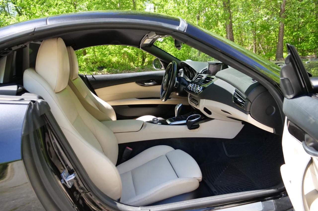 2016 BMW Z4 sDrive35i Roadster / M Sport Package / Tech PKG! Lincolnton NC