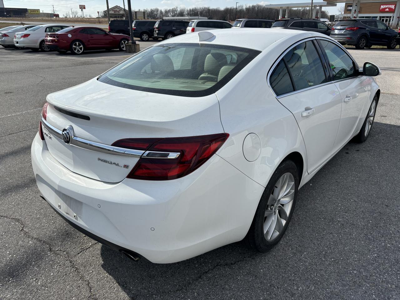 2016 Buick Regal Premium II Sedan 4D Aurora MO