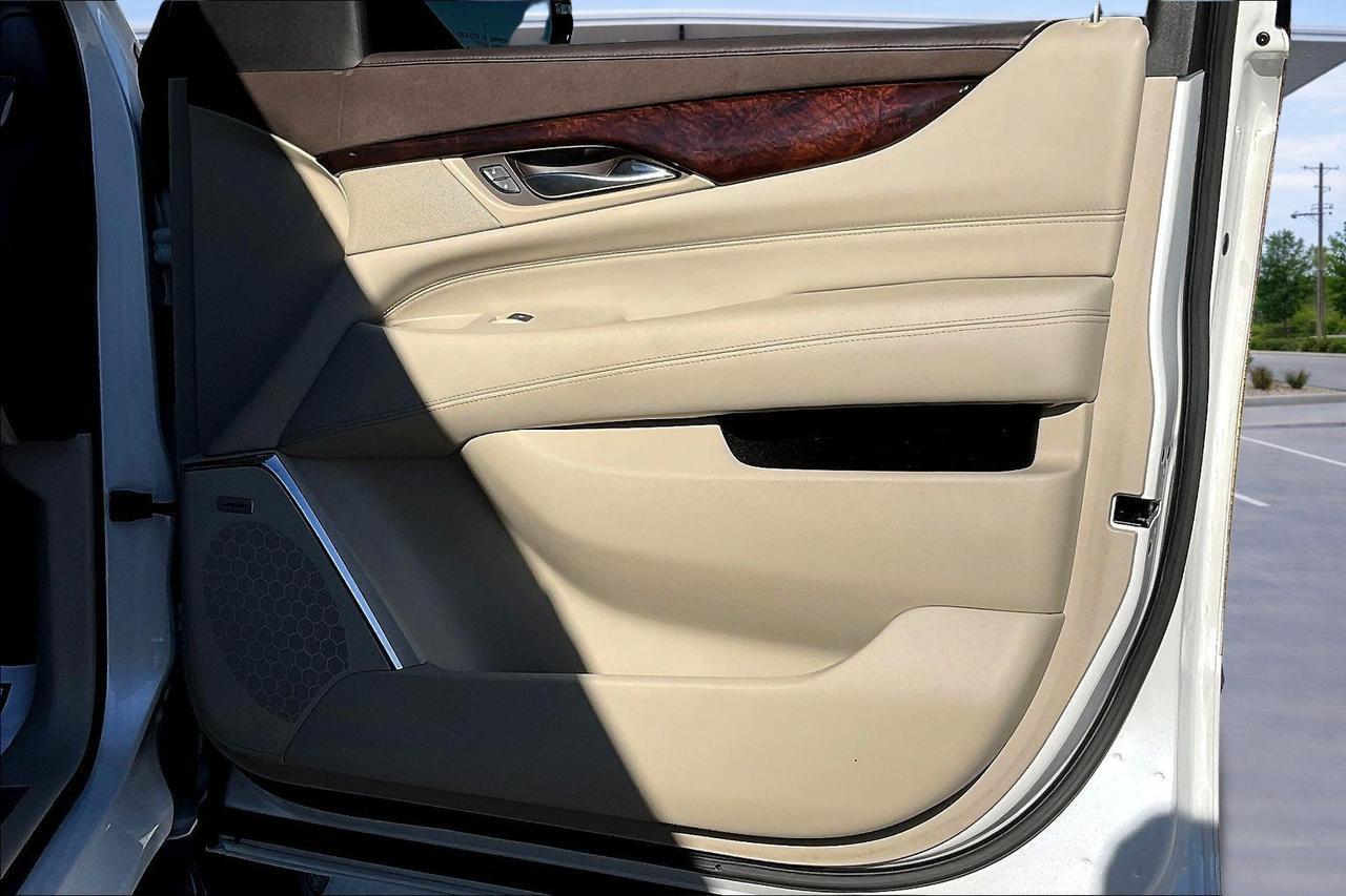 2016 CADILLAC ESCALADE LUXURY Houston TX