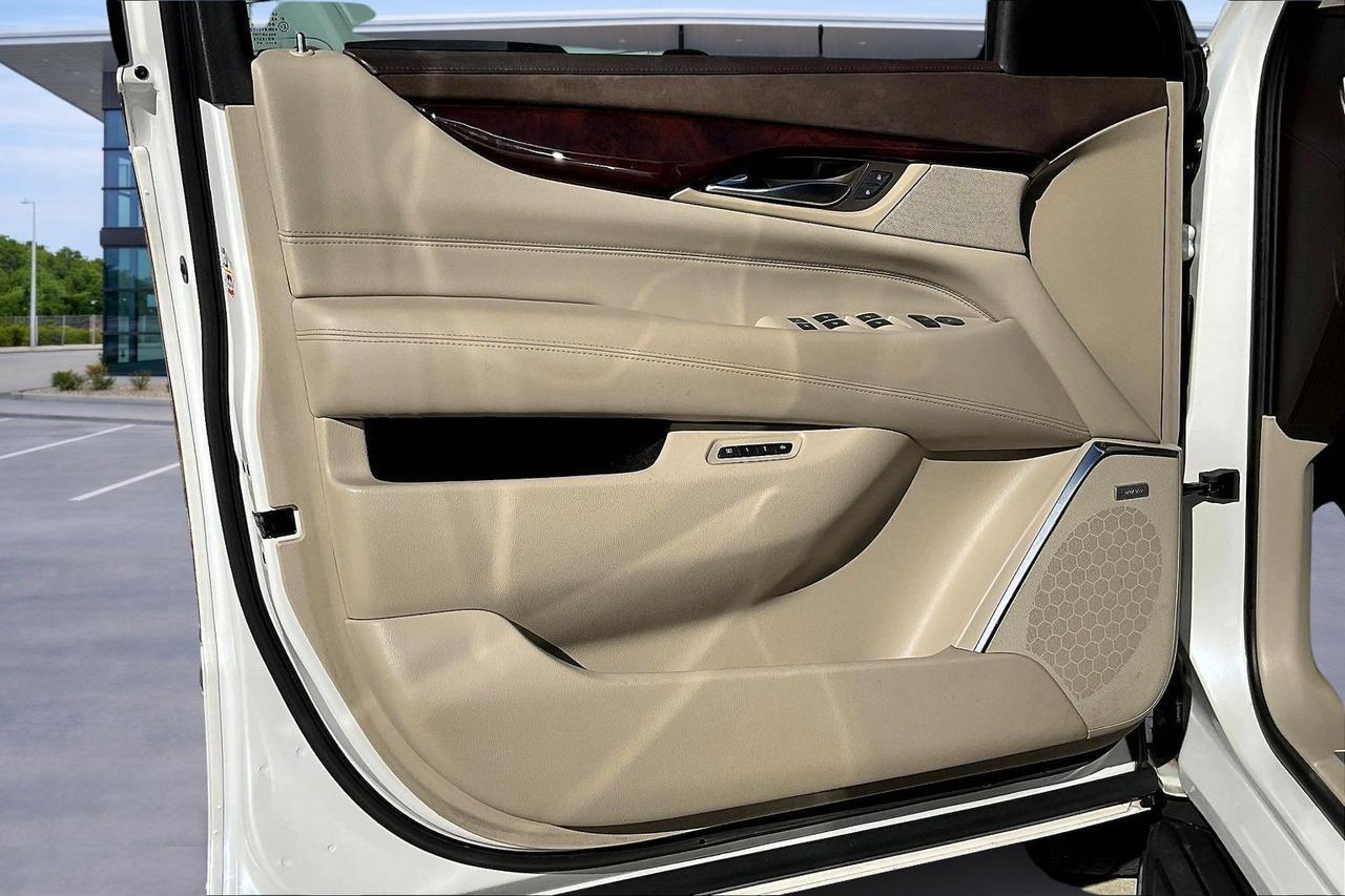 2016 CADILLAC ESCALADE LUXURY Houston TX