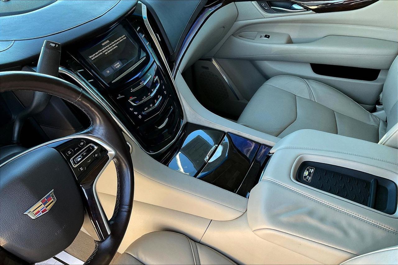 2016 CADILLAC ESCALADE LUXURY Houston TX
