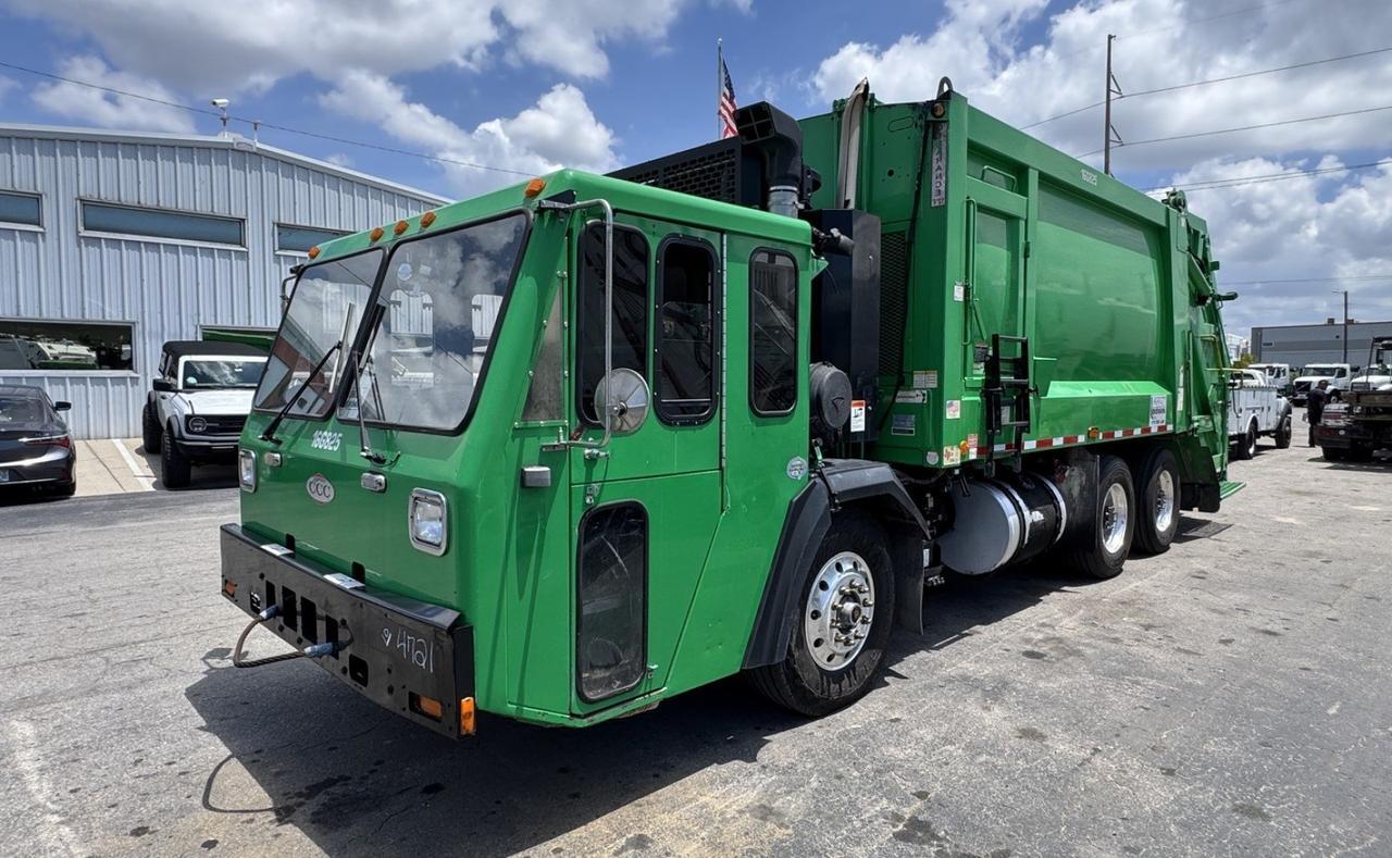 2016 CCC LET2 25 yard Heil Rear Loader Garbage Truck Tampa FL