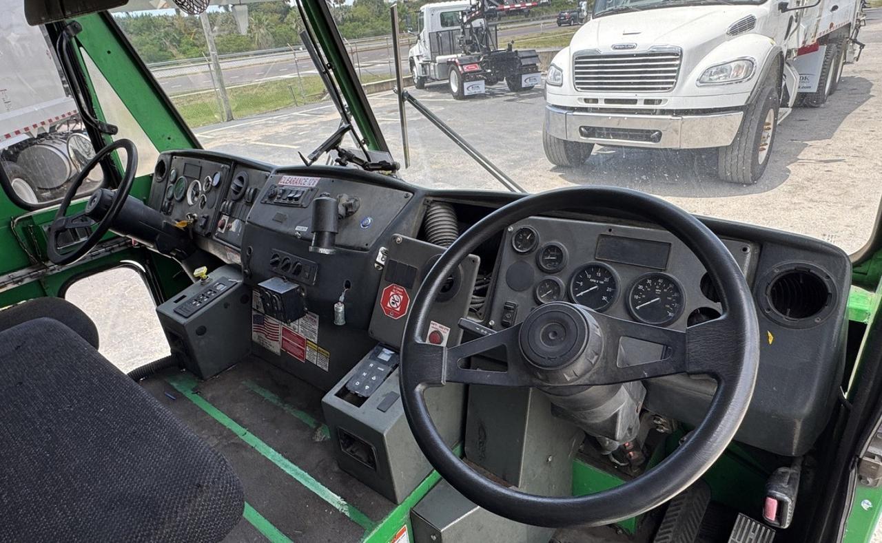 2016 CCC LET2 25 yard Heil Rear Loader Garbage Truck Tampa FL