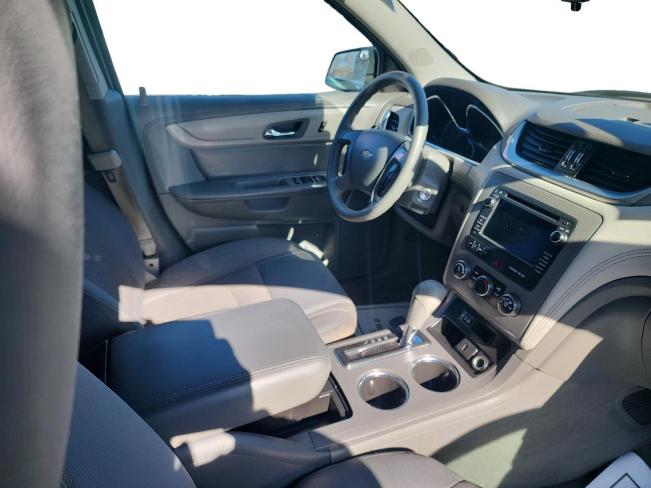 2016 CHEVROLET TRAVERSE LS LS Kansas City MO