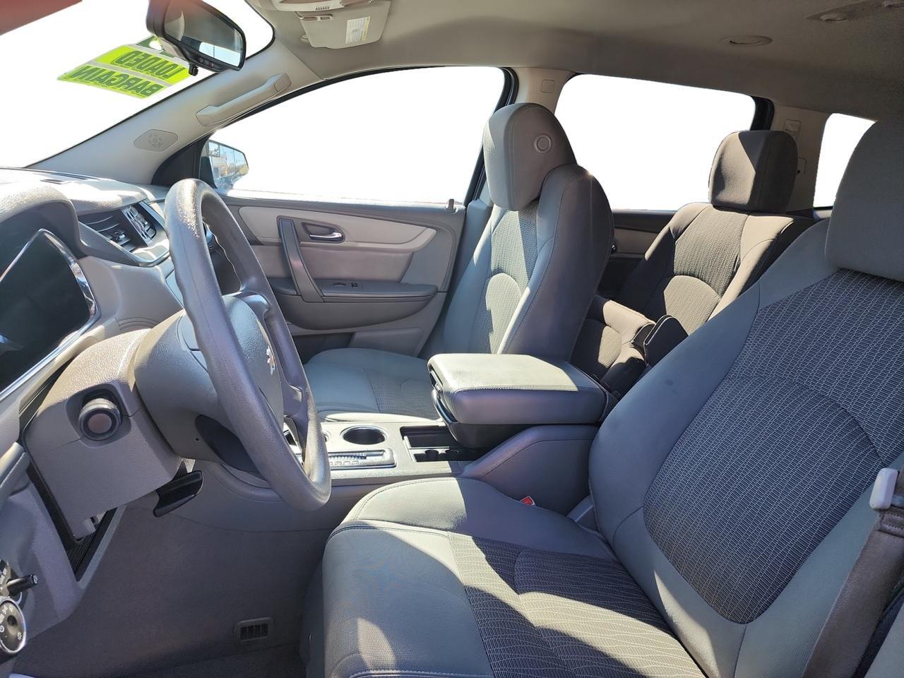 2016 CHEVROLET TRAVERSE LS LS Kansas City MO