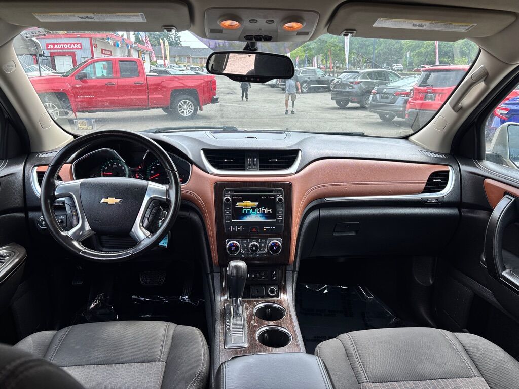 2016 CHEVROLET TRAVERSE LT Des Moines WA