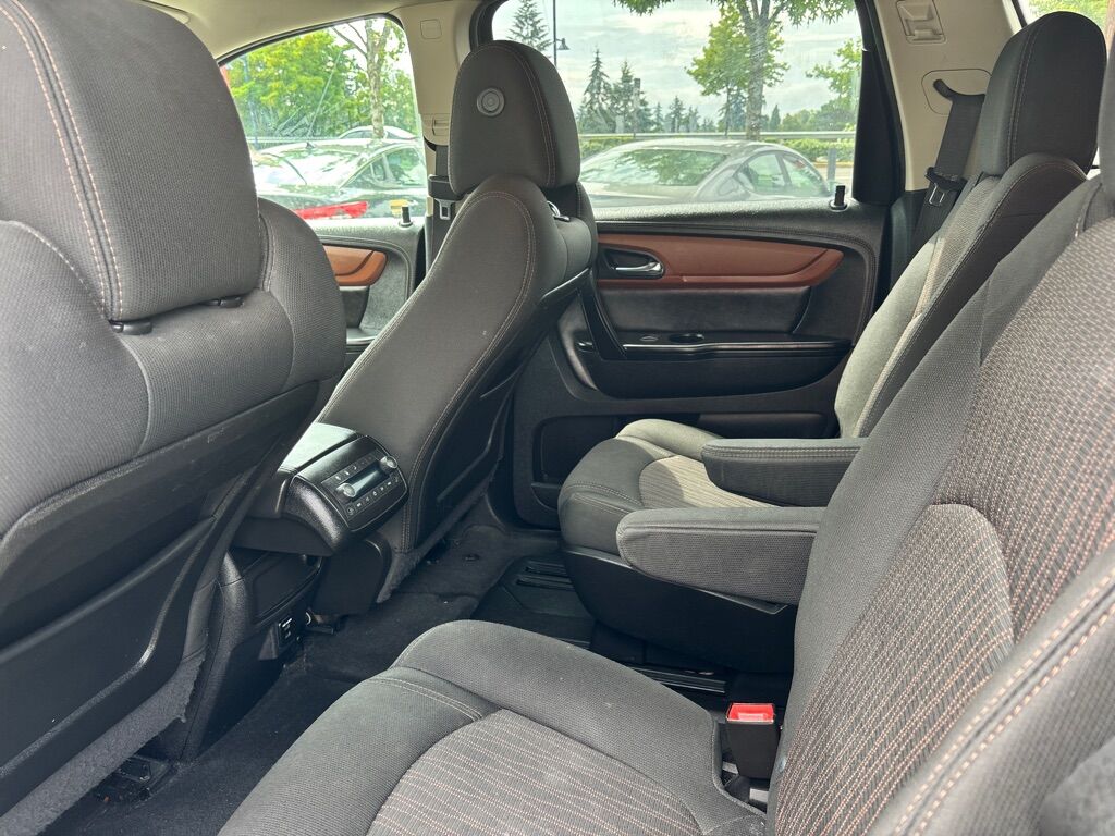 2016 CHEVROLET TRAVERSE LT Des Moines WA