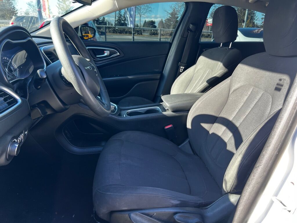 2016 CHRYSLER 200 LIMITED Des Moines WA