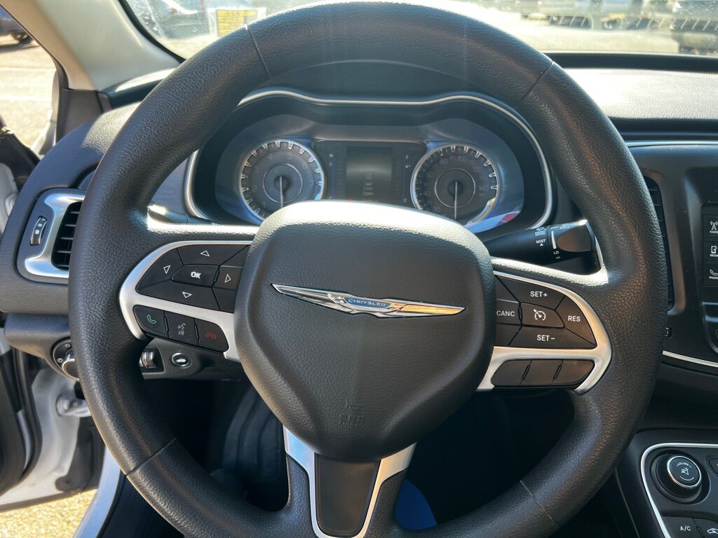 2016 CHRYSLER 200 LIMITED Des Moines WA