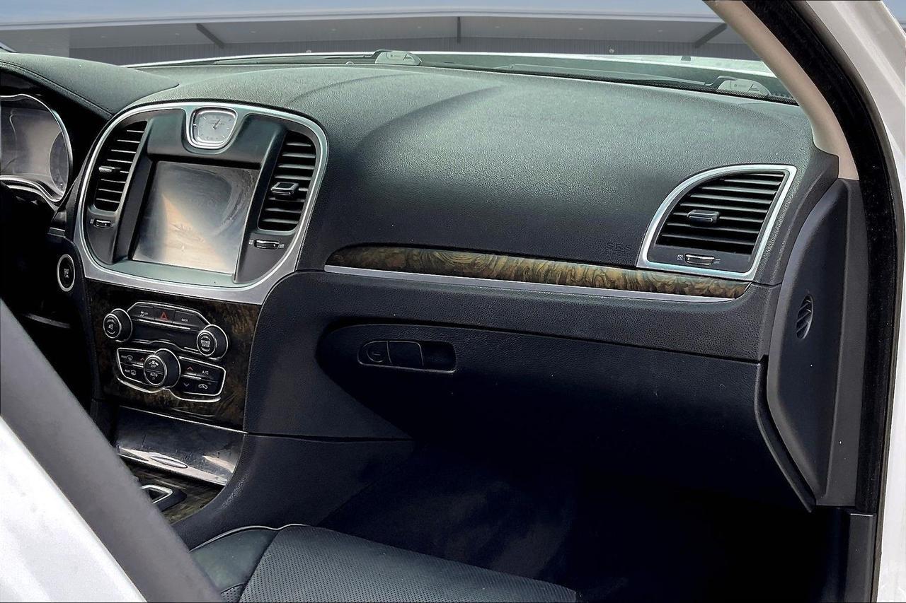 2016 CHRYSLER 300C Houston TX