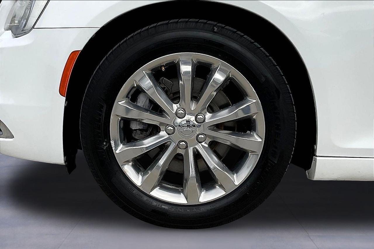 2016 CHRYSLER 300C Houston TX