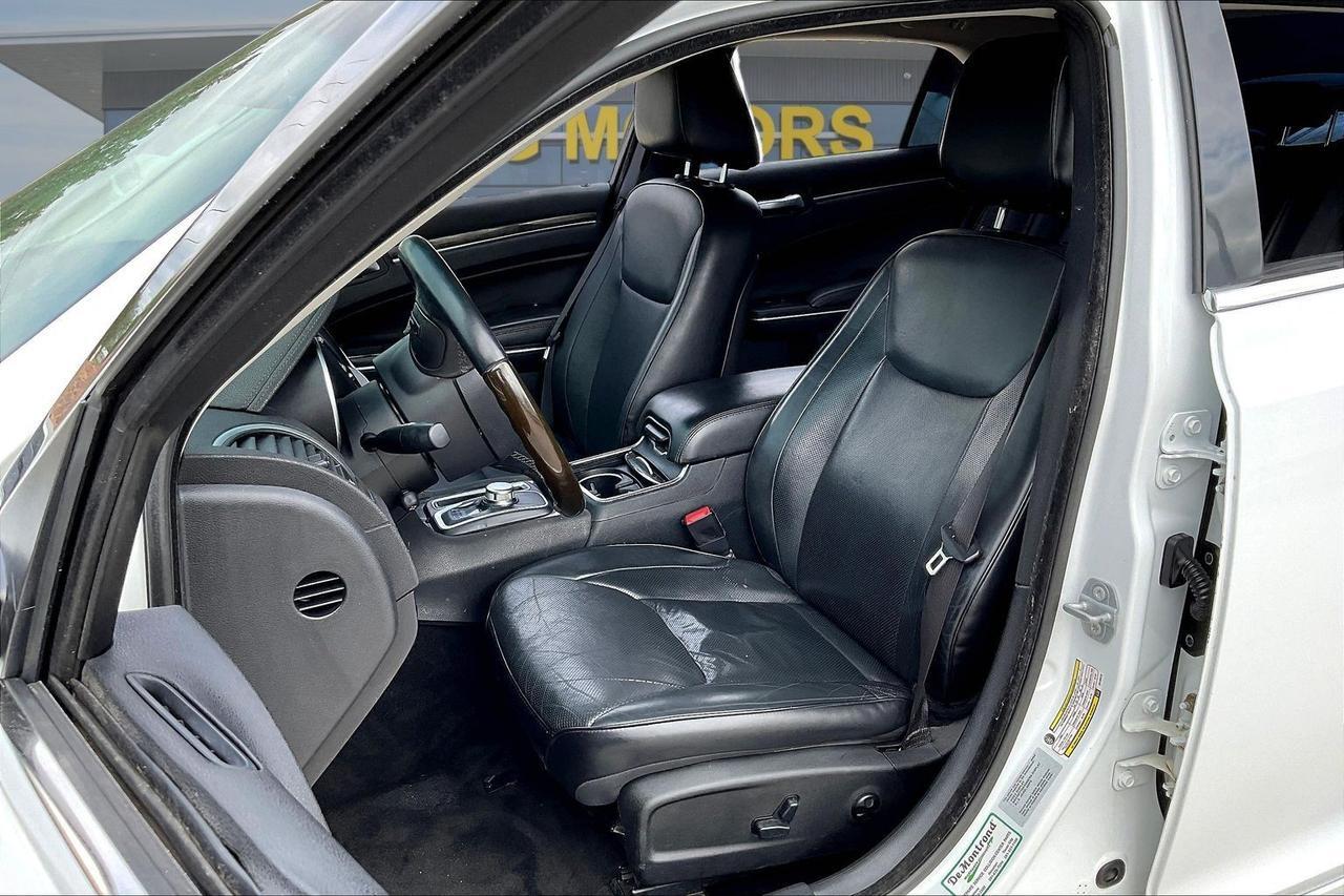 2016 CHRYSLER 300C Houston TX