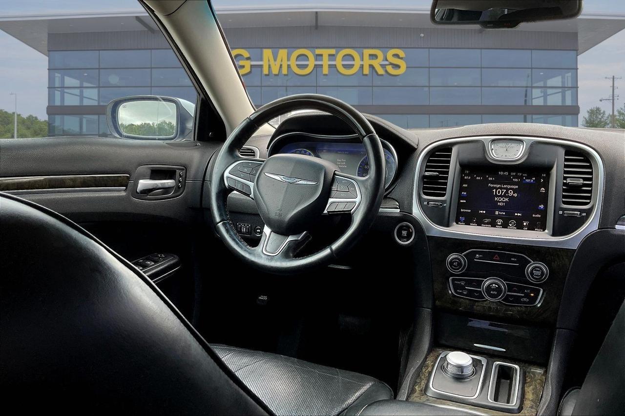 2016 CHRYSLER 300C Houston TX