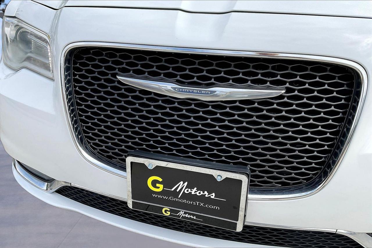2016 CHRYSLER 300C Houston TX