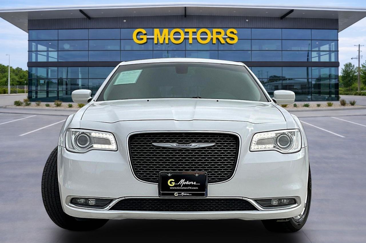 2016 CHRYSLER 300C Houston TX