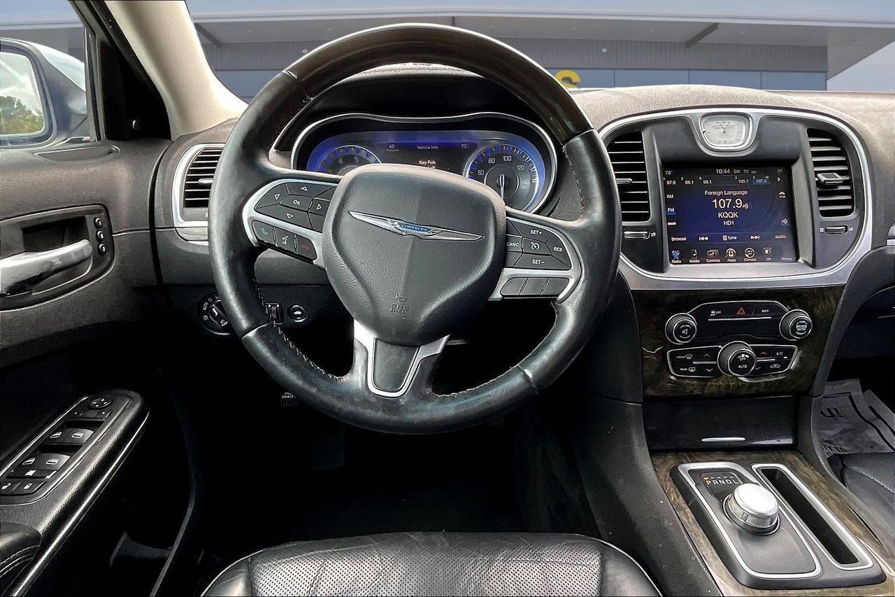 2016 CHRYSLER 300C Houston TX