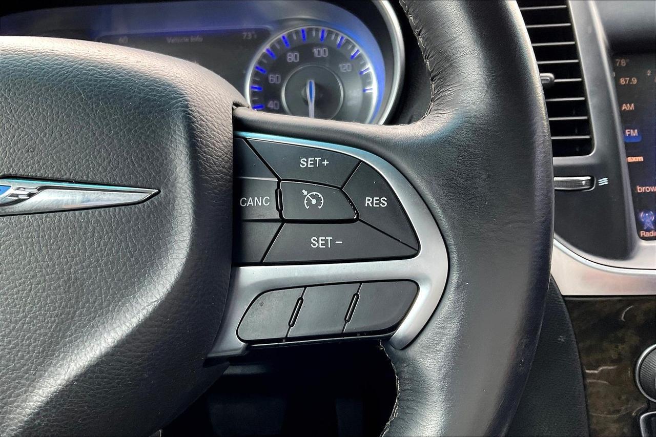 2016 CHRYSLER 300C Houston TX