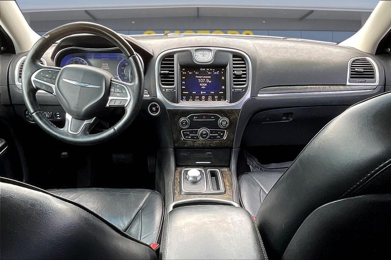 2016 CHRYSLER 300C Houston TX