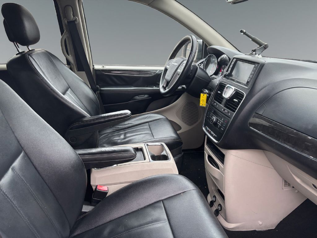 2016 CHRYSLER TOWN & COUNTRY TOURING Toledo OH