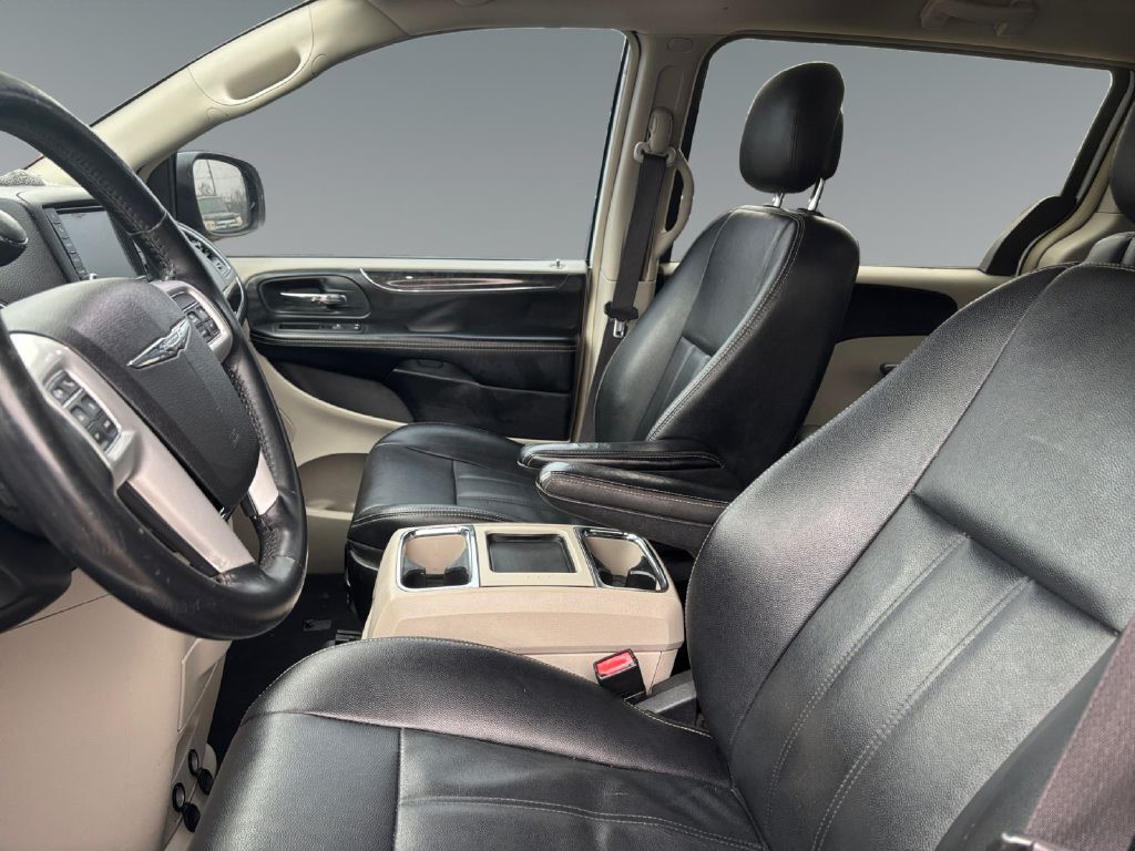 2016 CHRYSLER TOWN & COUNTRY TOURING Toledo OH