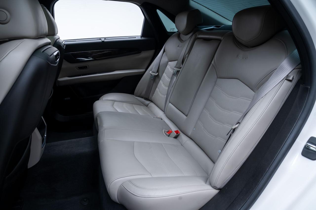 2016 Cadillac CT6 3.6L Premium Luxury 1SF / Enhanced vision &amp; Comfort Package Portland OR