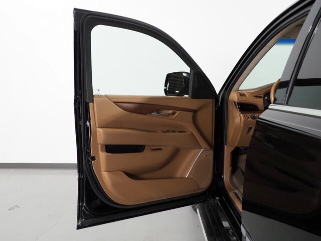 2016 Cadillac Escalade ESV Platinum 4WD *HEADS-UP DISPLAY, NAVIGATION, ADAPTIVE CRUISE, SAEFTY ALERTS, 360 CAMERAS, MOONROOF, LEATHER, CLIMATE/MASSAGE SEATS, HTD STEERING, REAR DVD, BOSE, WIRELSS CHARGING, APPLE CARPLAY Round Rock TX