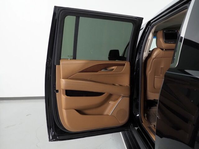2016 Cadillac Escalade ESV Platinum 4WD *HEADS-UP DISPLAY, NAVIGATION, ADAPTIVE CRUISE, SAEFTY ALERTS, 360 CAMERAS, MOONROOF, LEATHER, CLIMATE/MASSAGE SEATS, HTD STEERING, REAR DVD, BOSE, WIRELSS CHARGING, APPLE CARPLAY Round Rock TX