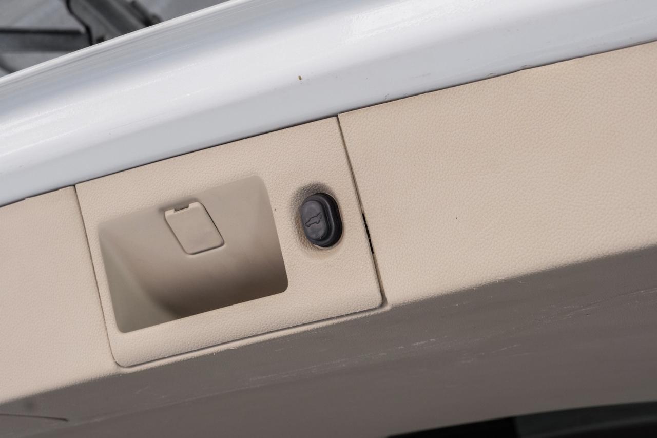 2016 Cadillac Escalade LUXURY BLIND SPOT ASSIST HEADUP DISPLAY LANE DEPARTURE FORWARD COLLISION ALERT Carrollton TX