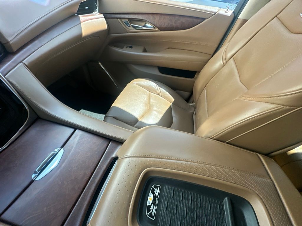 2016 Cadillac Escalade Platinum Edition