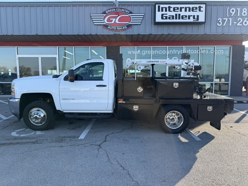 2016 Chevrolet 3500HD 4x4 Flatbed w/ Crane Work Truck Collinsville OK