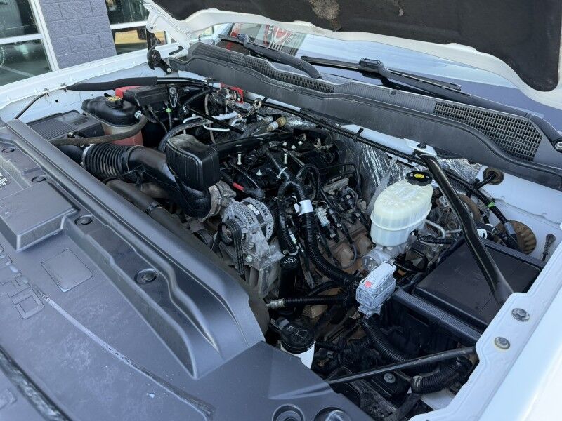 2016 Chevrolet 3500HD 4x4 Flatbed w/ Crane Work Truck Collinsville OK