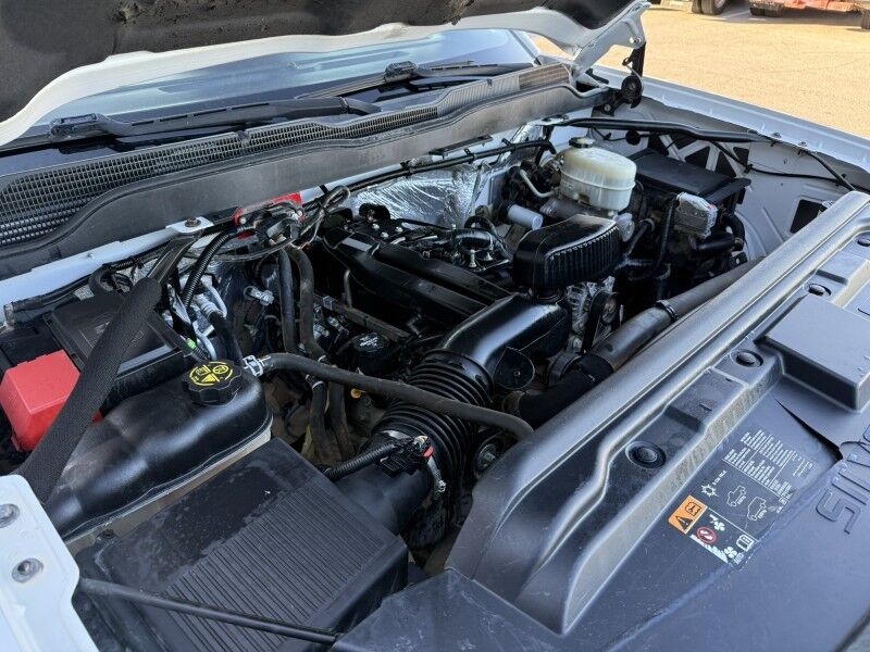 2016 Chevrolet 3500HD 4x4 Flatbed w/ Crane Work Truck Collinsville OK